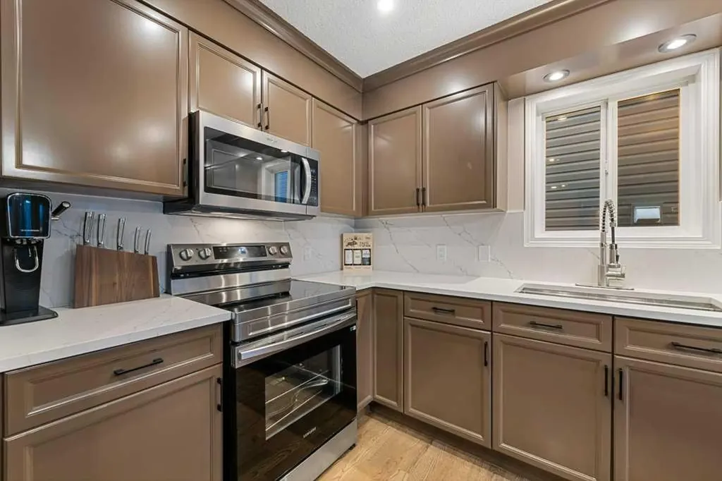 173 Bridleridge View SW Calgary AB T2Y 0E5