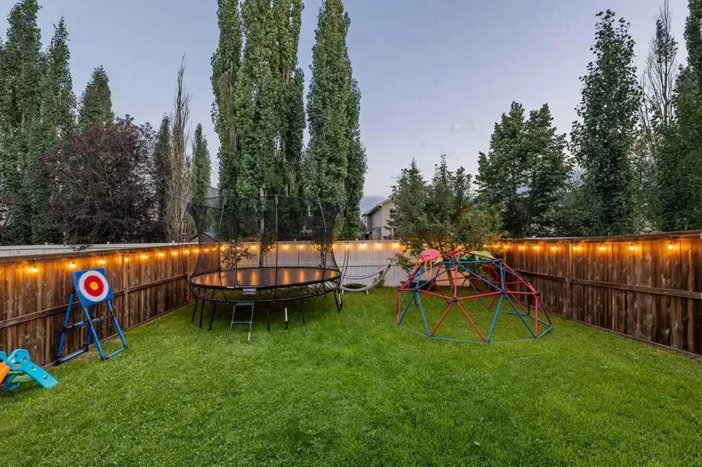173 Bridleridge View SW Calgary AB T2Y 0E5