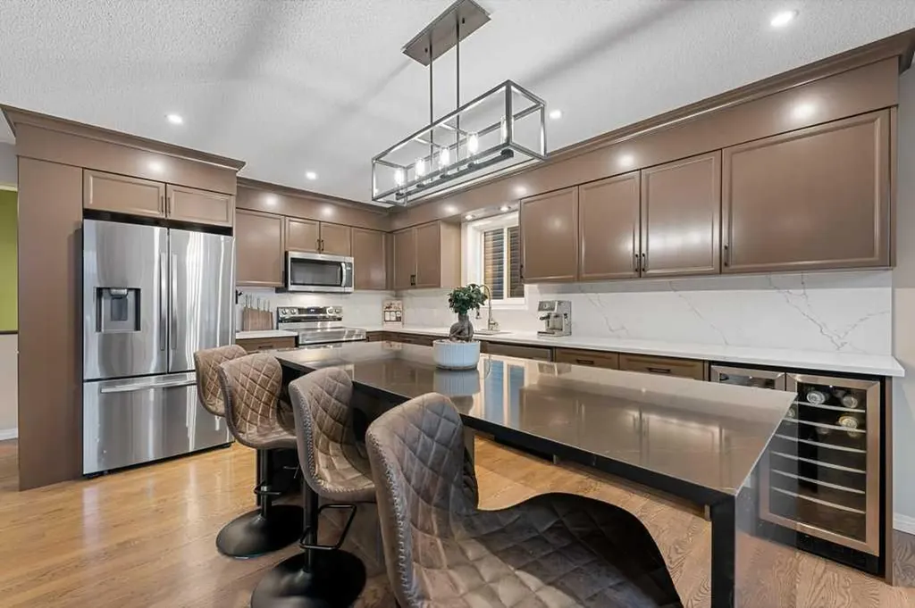 173 Bridleridge View SW Calgary AB T2Y 0E5