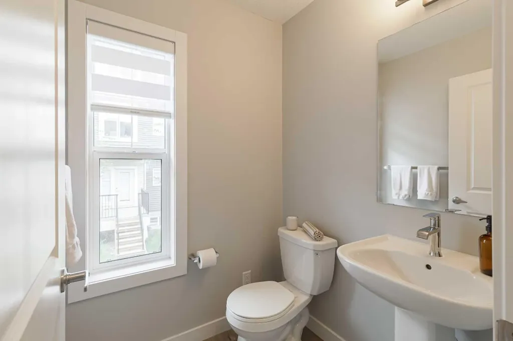 930 Sage Hill Grove NW Calgary AB T3R2A2