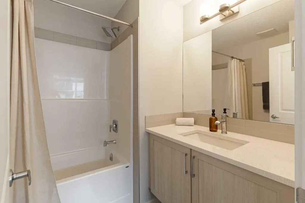 930 Sage Hill Grove NW Calgary AB T3R2A2