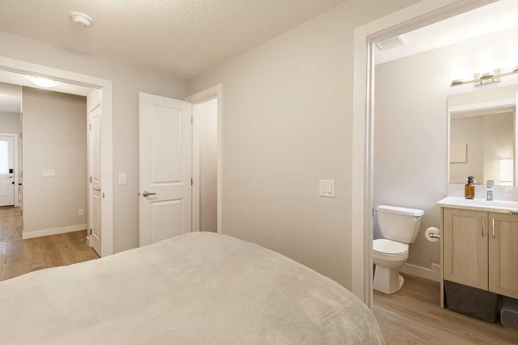 930 Sage Hill Grove NW Calgary AB T3R2A2