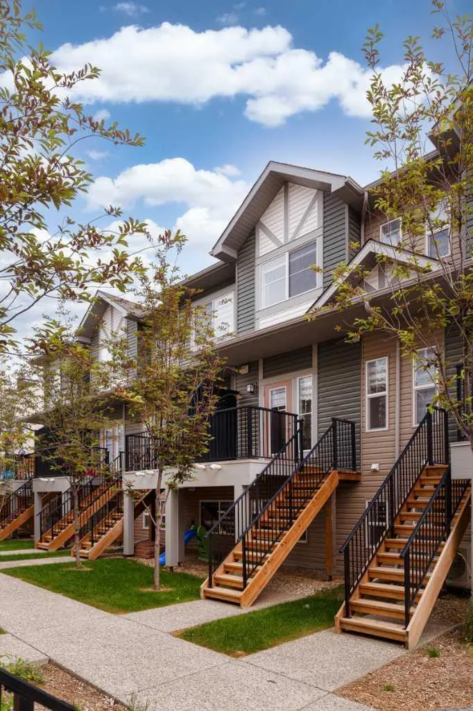 930 Sage Hill Grove NW Calgary AB T3R2A2