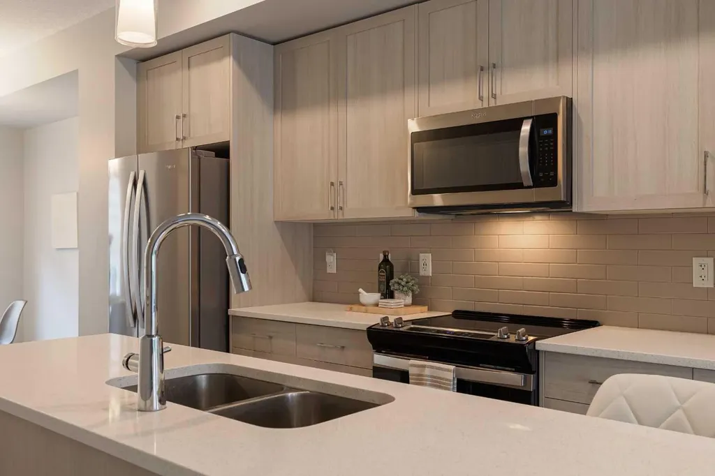 930 Sage Hill Grove NW Calgary AB T3R2A2