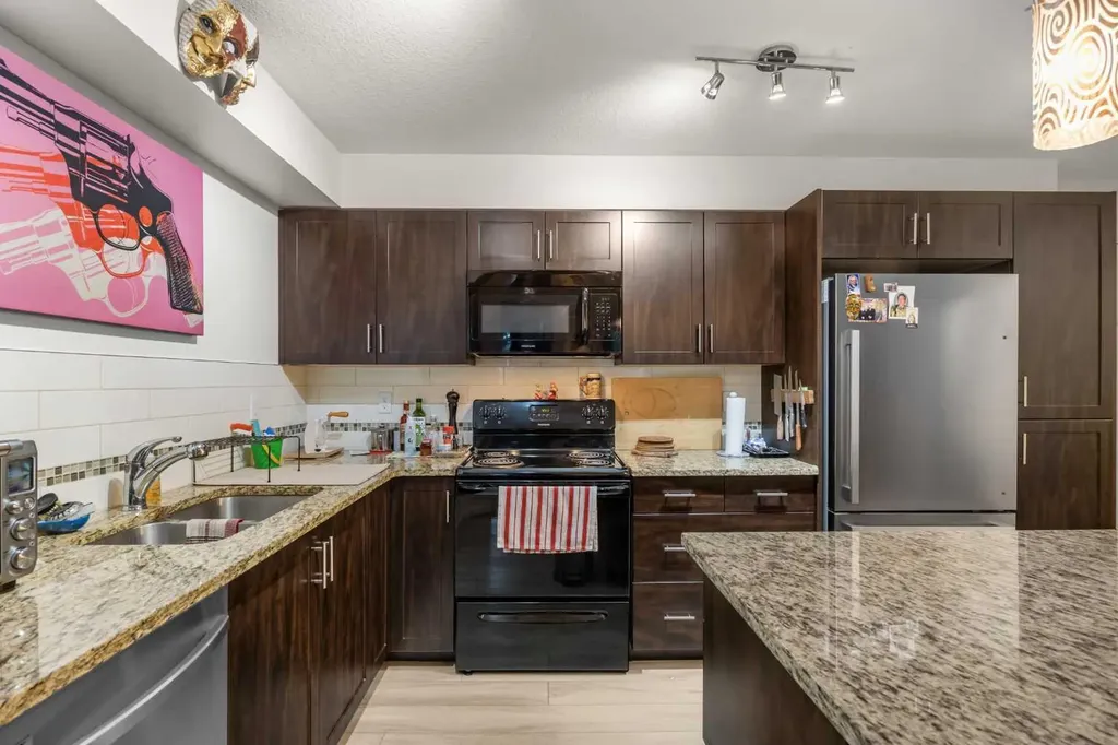 279 Copperpond Common SE Calgary AB T2Z 1J6
