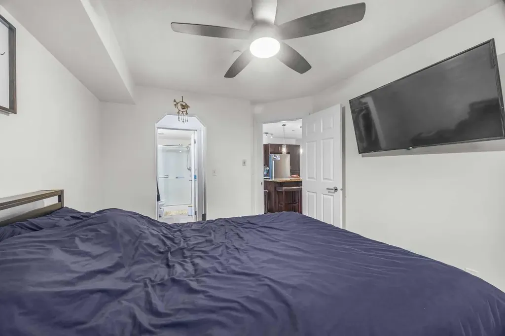 279 Copperpond Common SE Calgary AB T2Z 1J6