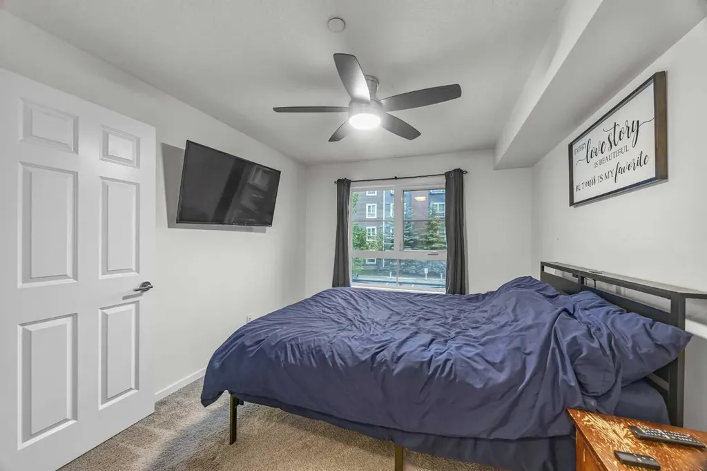 279 Copperpond Common SE Calgary AB T2Z 1J6