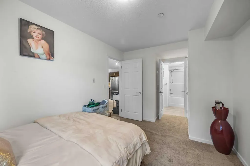 279 Copperpond Common SE Calgary AB T2Z 1J6