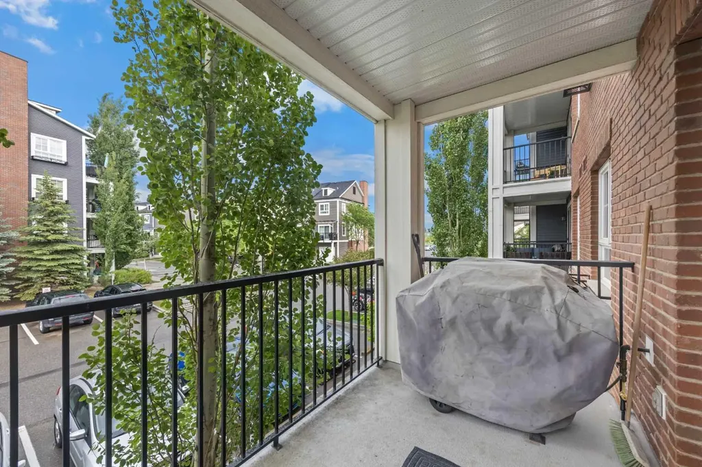 279 Copperpond Common SE Calgary AB T2Z 1J6
