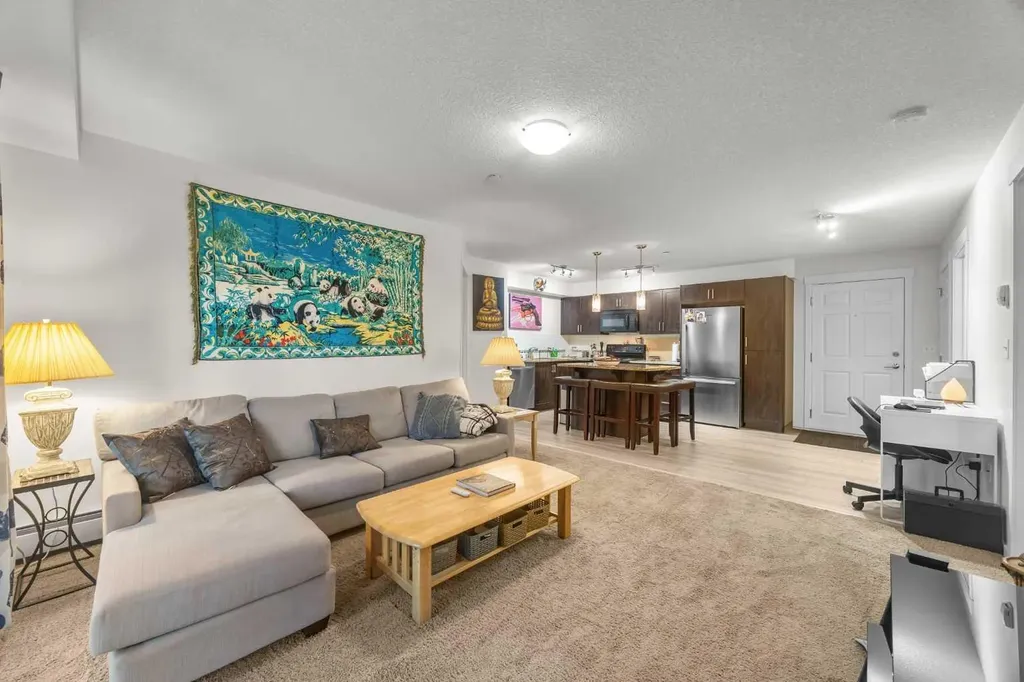 279 Copperpond Common SE Calgary AB T2Z 1J6