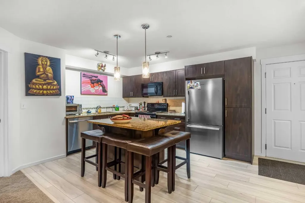 279 Copperpond Common SE Calgary AB T2Z 1J6