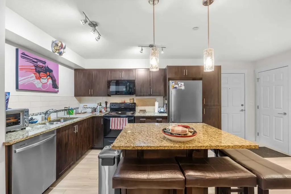 279 Copperpond Common SE Calgary AB T2Z 1J6