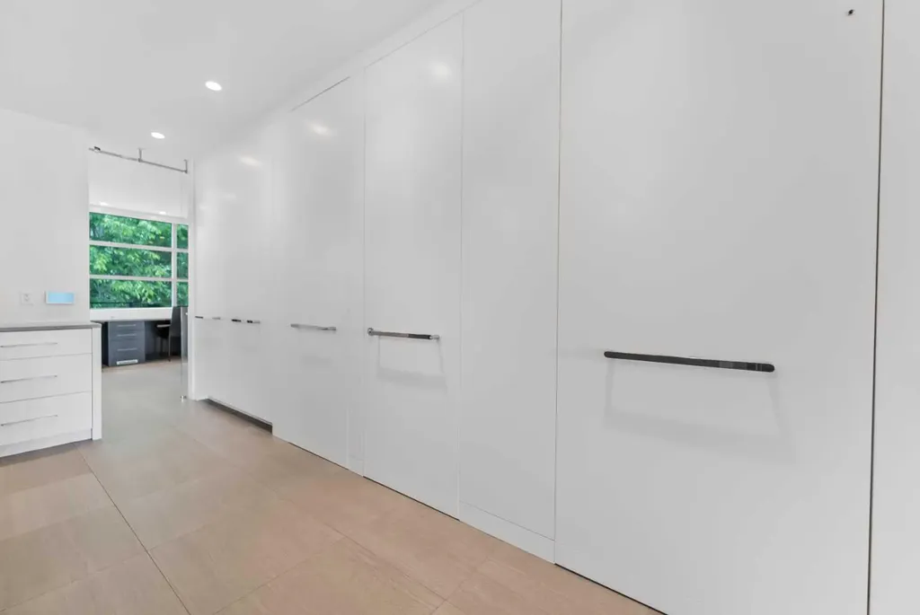 530 Crescent Road NW Calgary AB T2M4A5