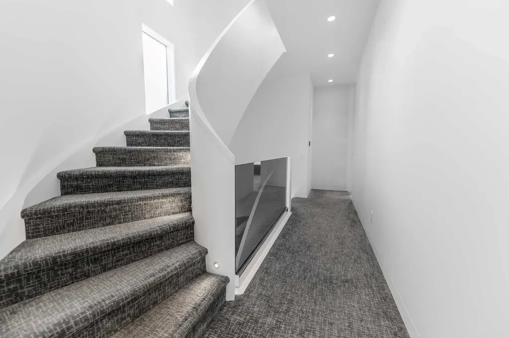 530 Crescent Road NW Calgary AB T2M4A5