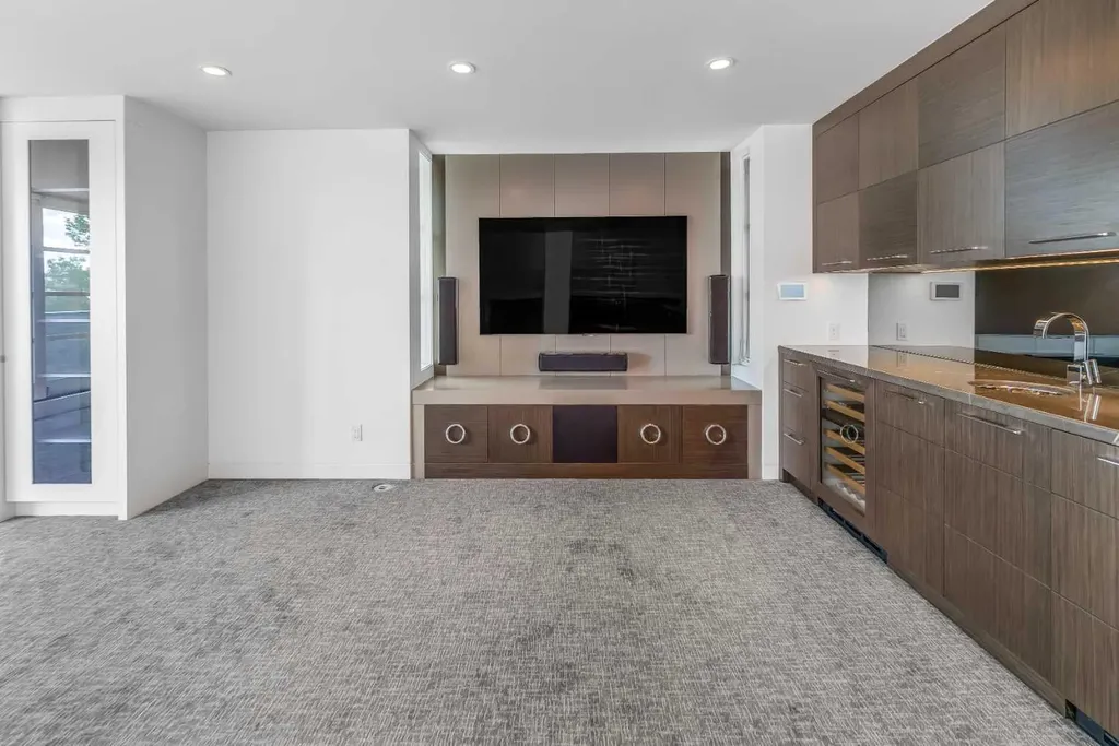 530 Crescent Road NW Calgary AB T2M4A5