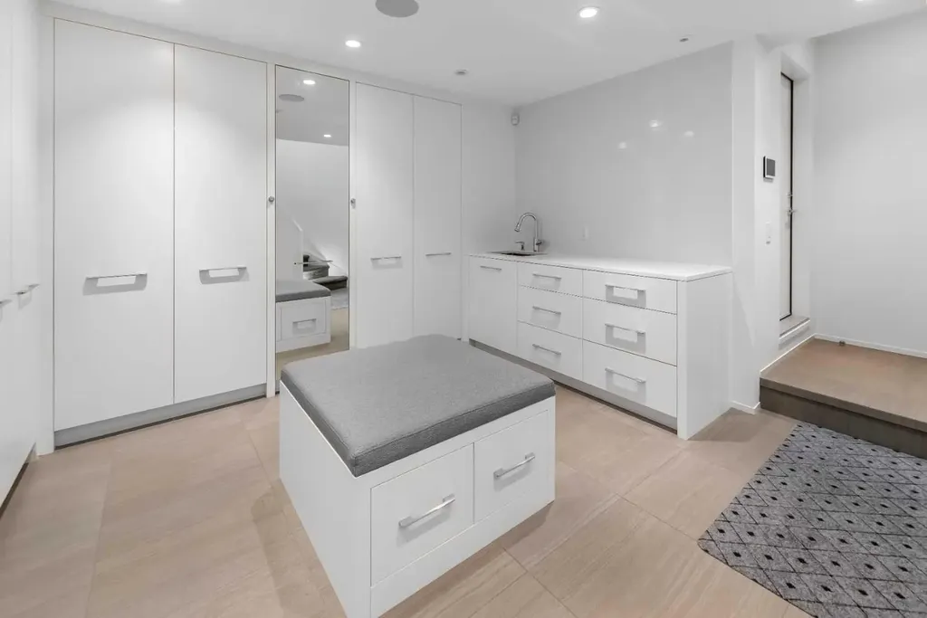 530 Crescent Road NW Calgary AB T2M4A5