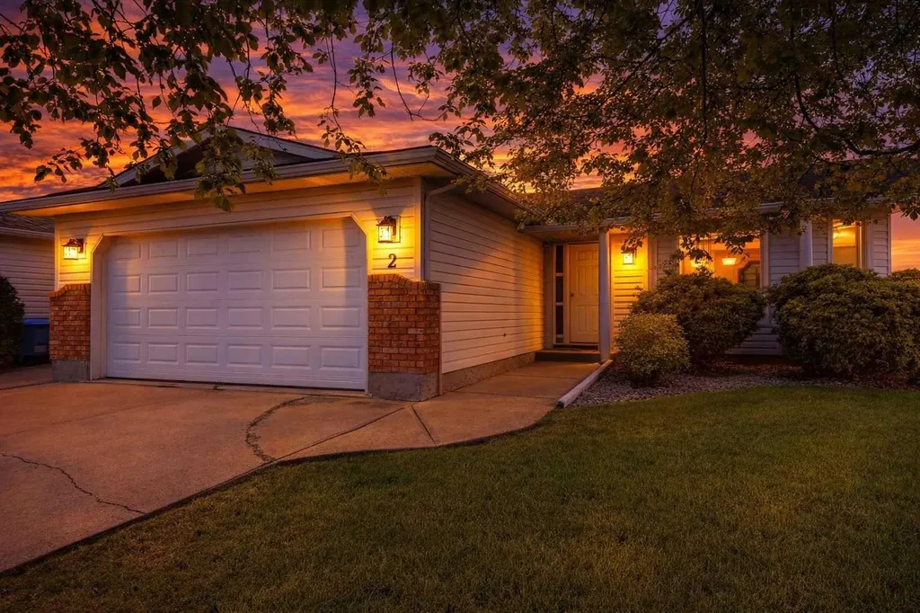 32 Dawson Street Red Deer AB T4R 1V9