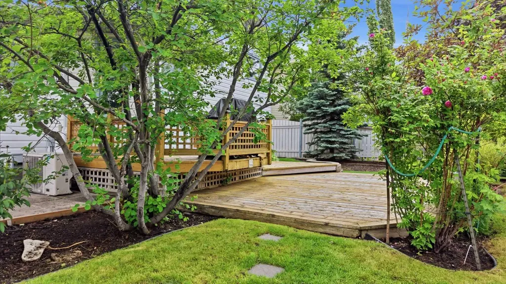 32 Dawson Street Red Deer AB T4R 1V9