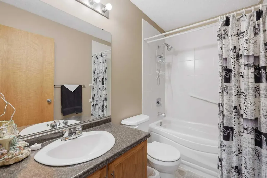 32 Dawson Street Red Deer AB T4R 1V9