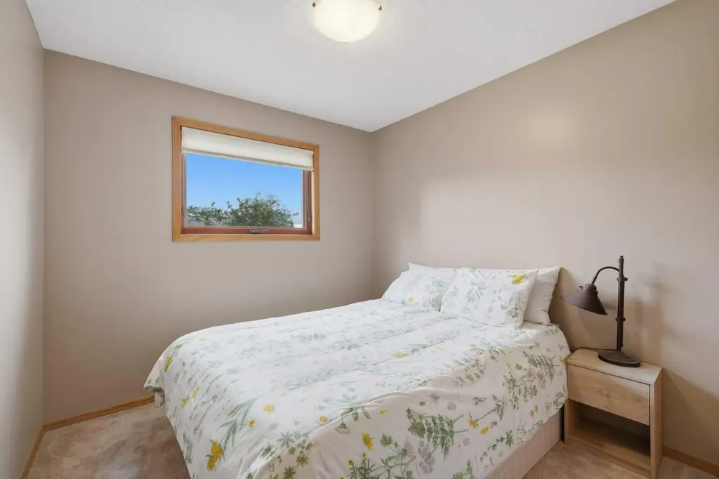 32 Dawson Street Red Deer AB T4R 1V9