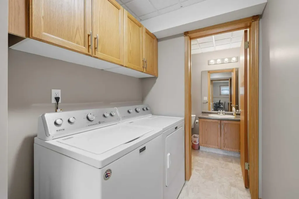 32 Dawson Street Red Deer AB T4R 1V9