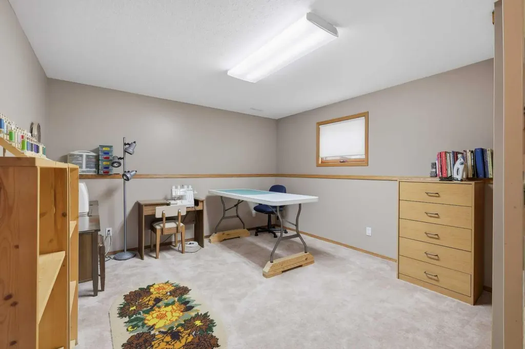 32 Dawson Street Red Deer AB T4R 1V9