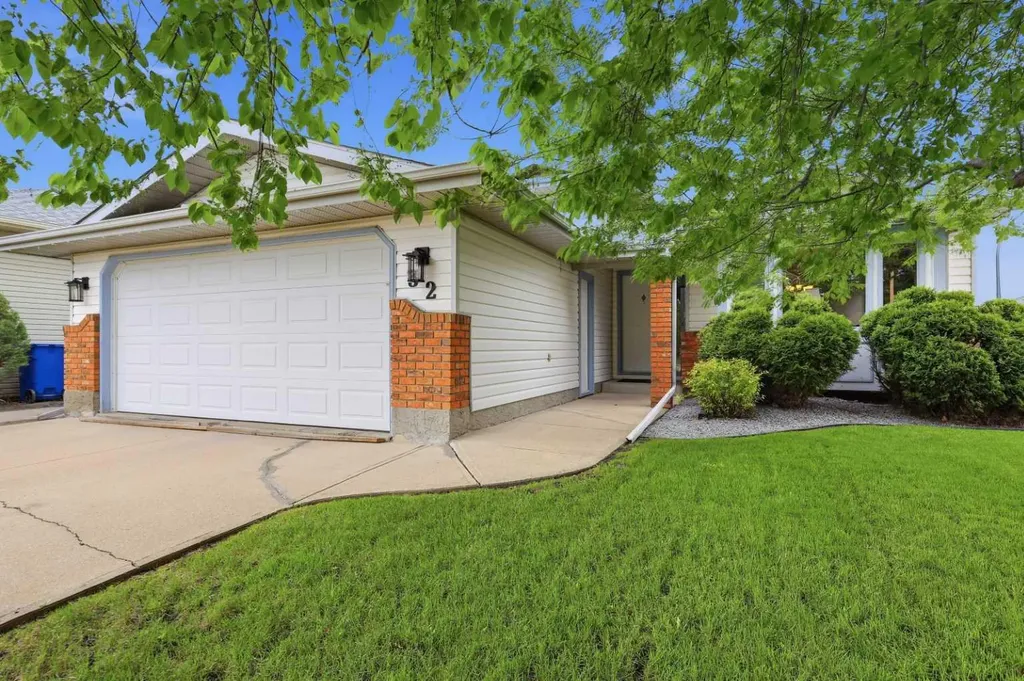 32 Dawson Street Red Deer AB T4R 1V9