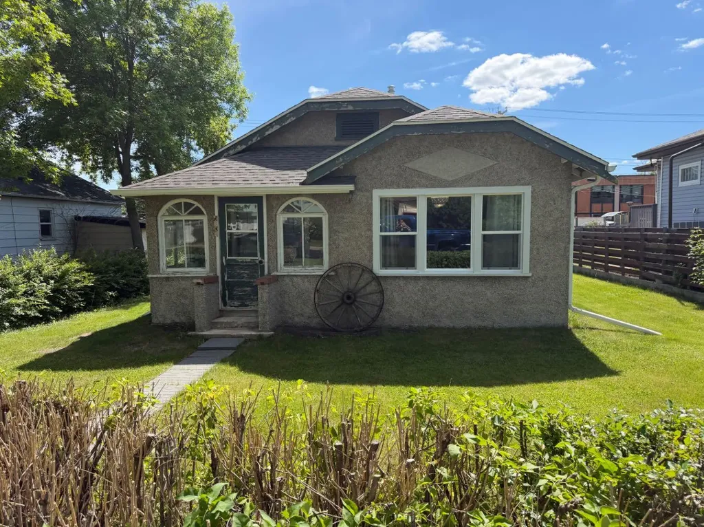 5003 55 Avenue Ponoka AB T4J 1H3