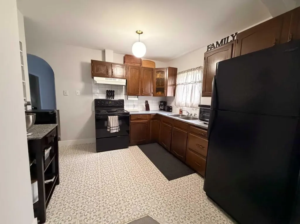 5003 55 Avenue Ponoka AB T4J 1H3