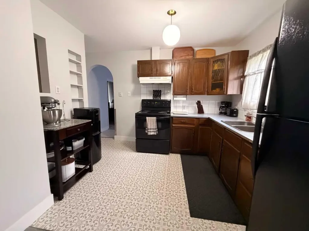 5003 55 Avenue Ponoka AB T4J 1H3