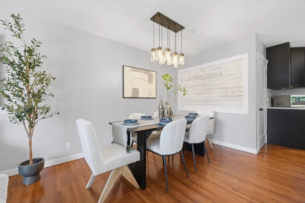 5003 Brockington Road NW Calgary AB T2L 1R7