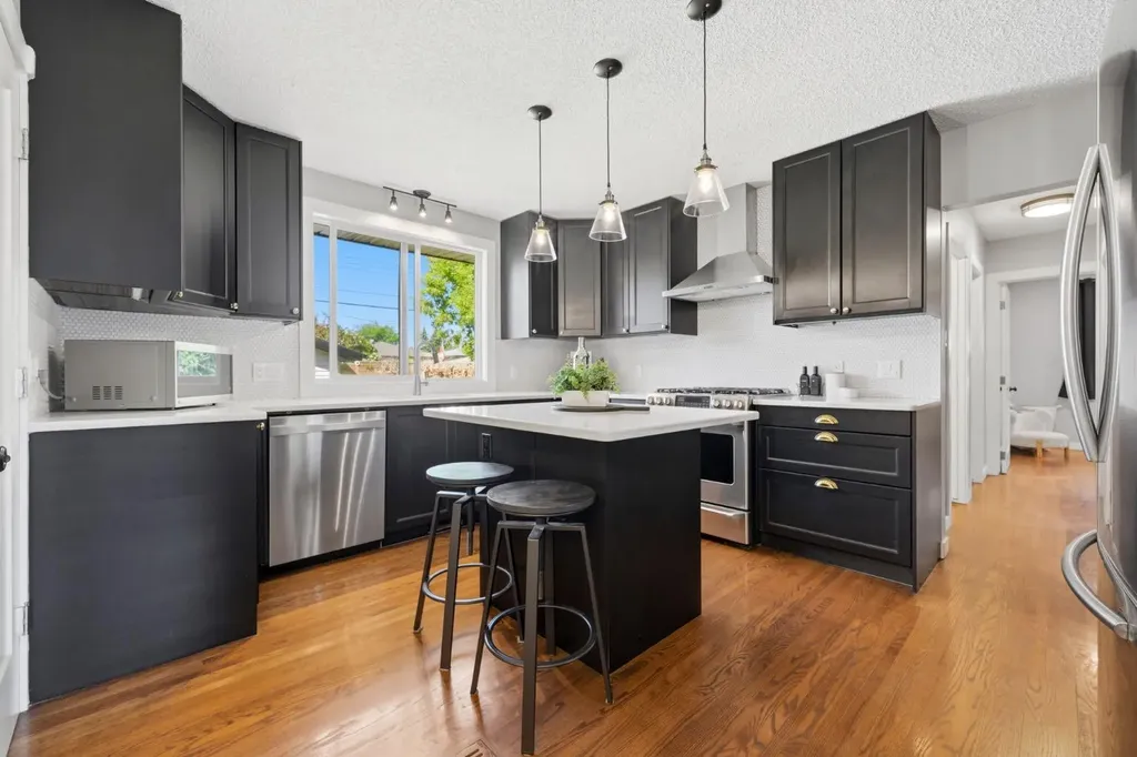 5003 Brockington Road NW Calgary AB T2L 1R7