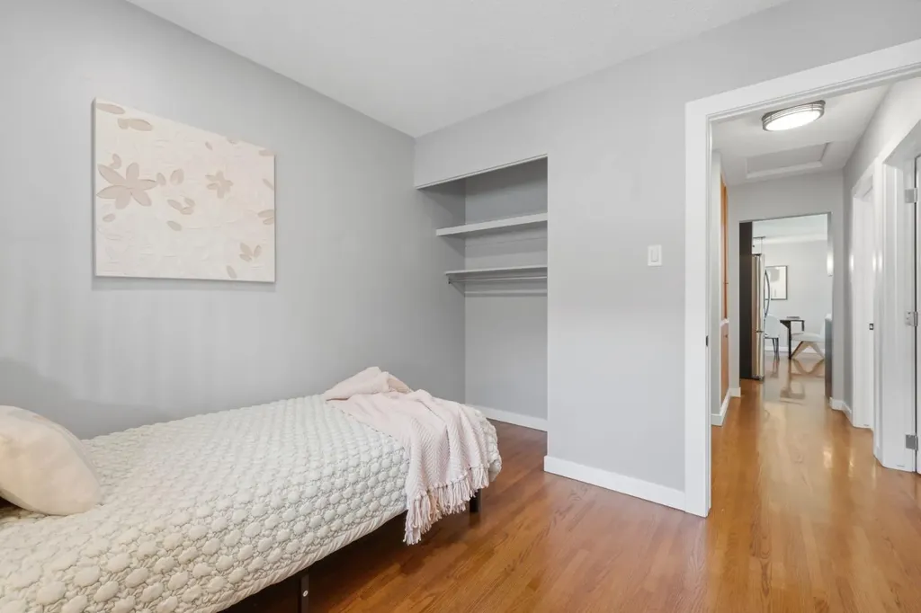 5003 Brockington Road NW Calgary AB T2L 1R7