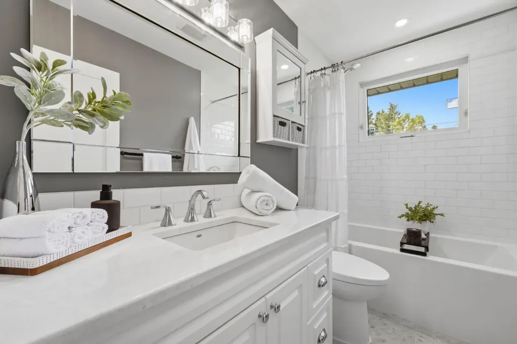 5003 Brockington Road NW Calgary AB T2L 1R7