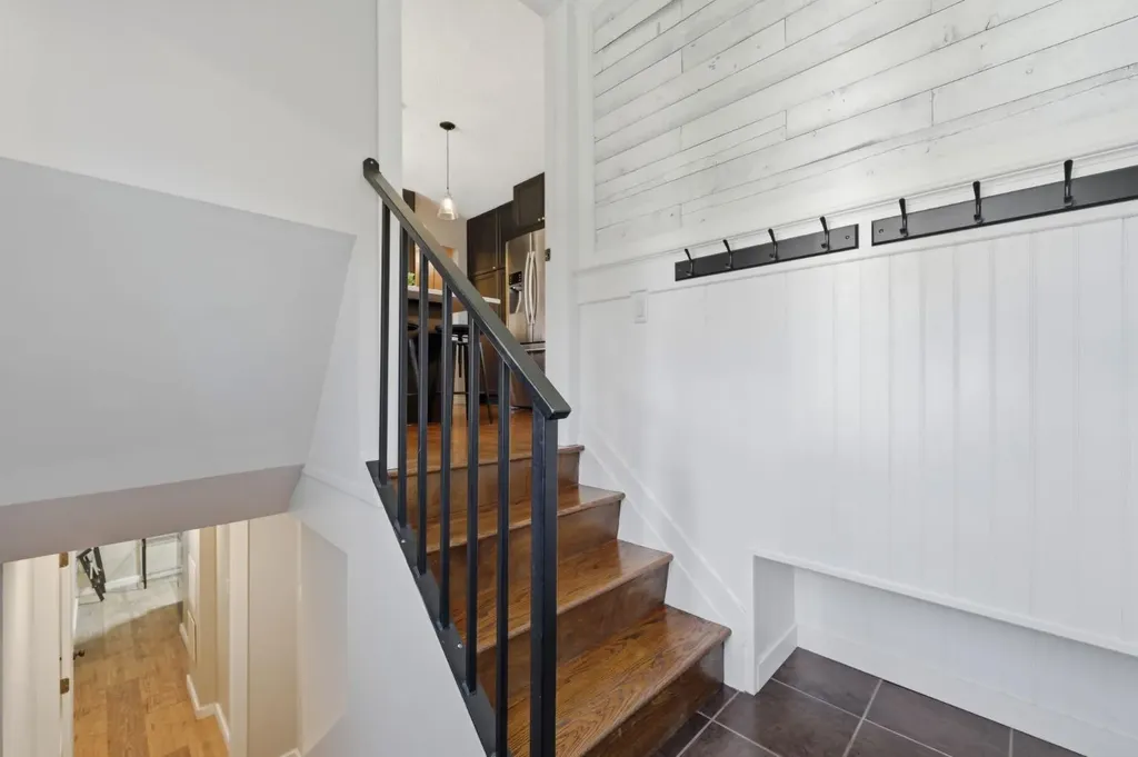 5003 Brockington Road NW Calgary AB T2L 1R7