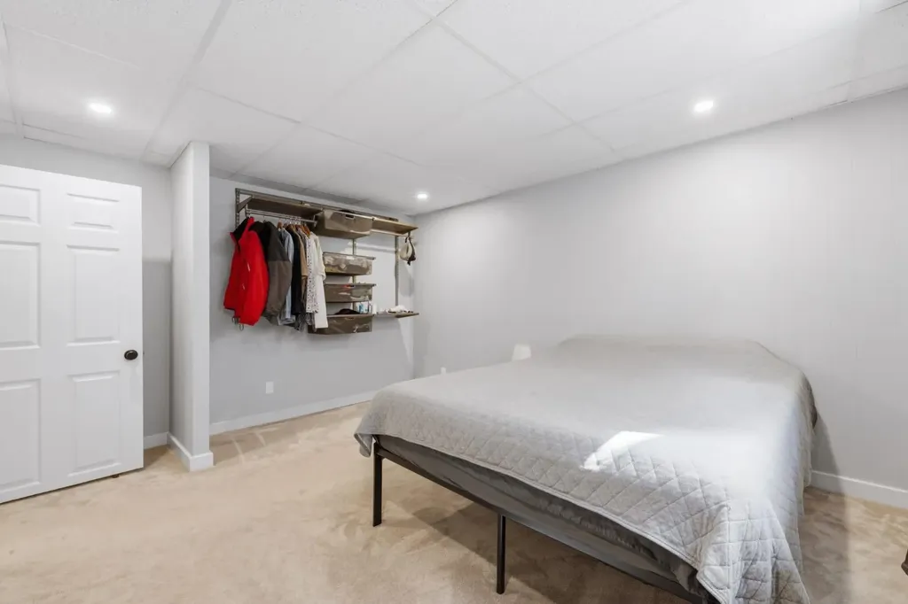 5003 Brockington Road NW Calgary AB T2L 1R7