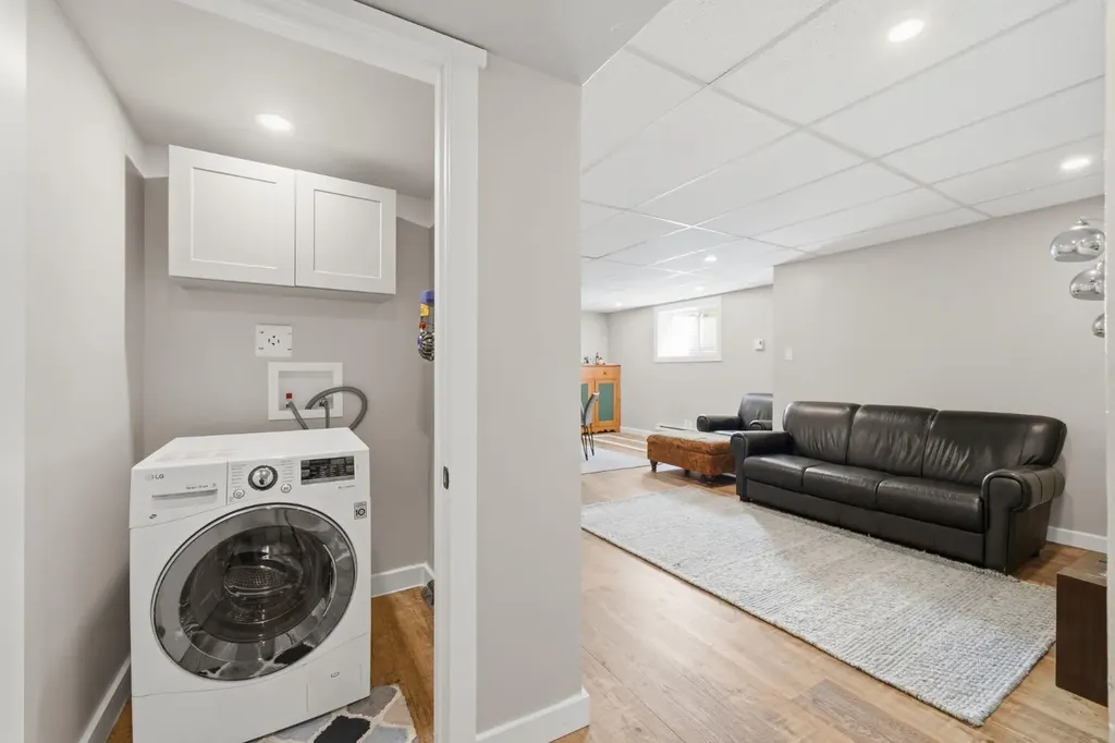 5003 Brockington Road NW Calgary AB T2L 1R7
