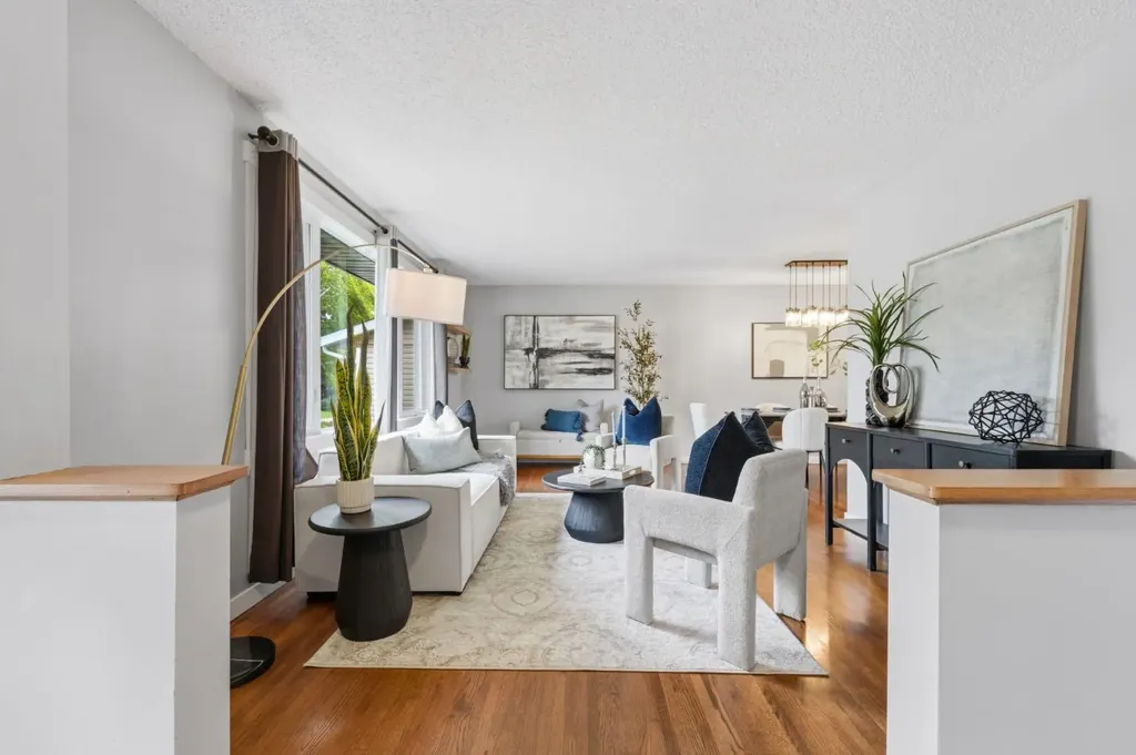 5003 Brockington Road NW Calgary AB T2L 1R7