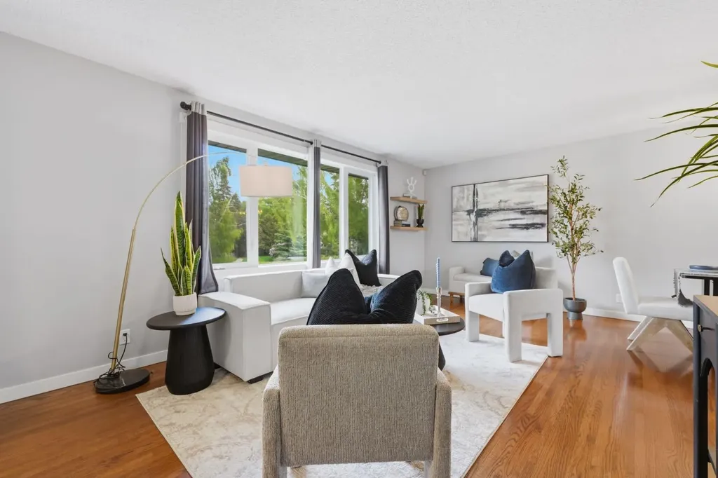 5003 Brockington Road NW Calgary AB T2L 1R7