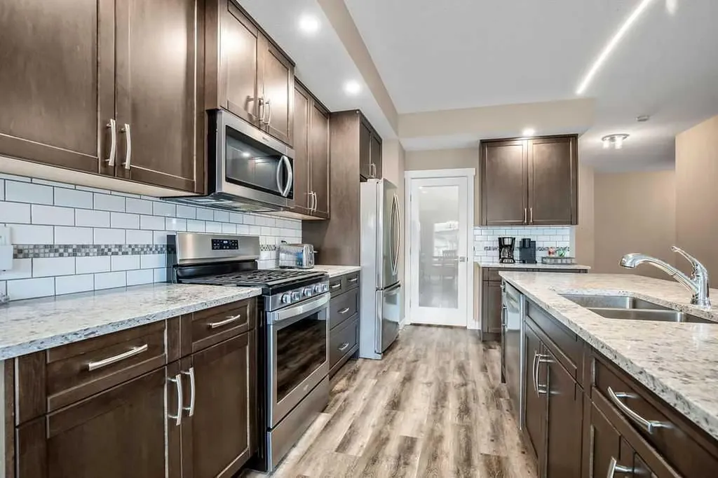 1918 High Park Circle NW High River AB T1V 0E7
