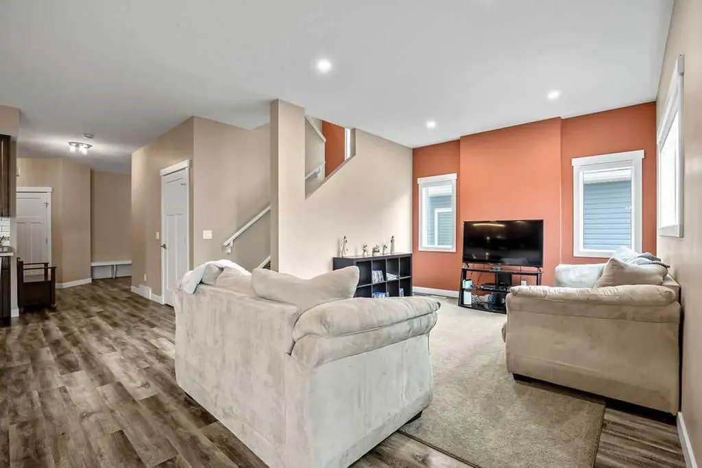 1918 High Park Circle NW High River AB T1V 0E7