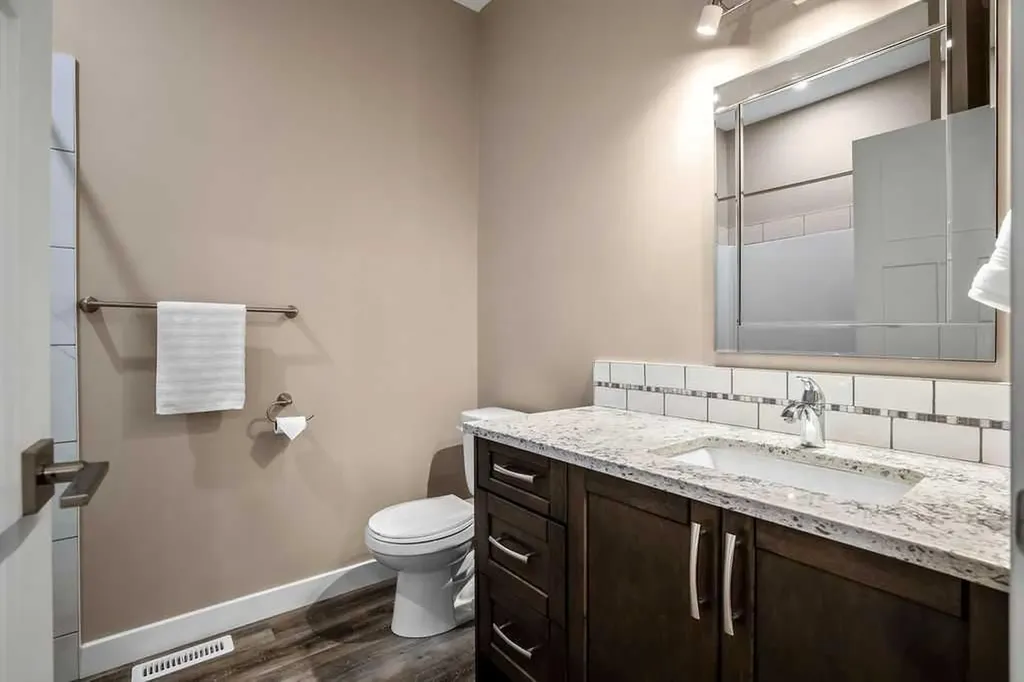 1918 High Park Circle NW High River AB T1V 0E7