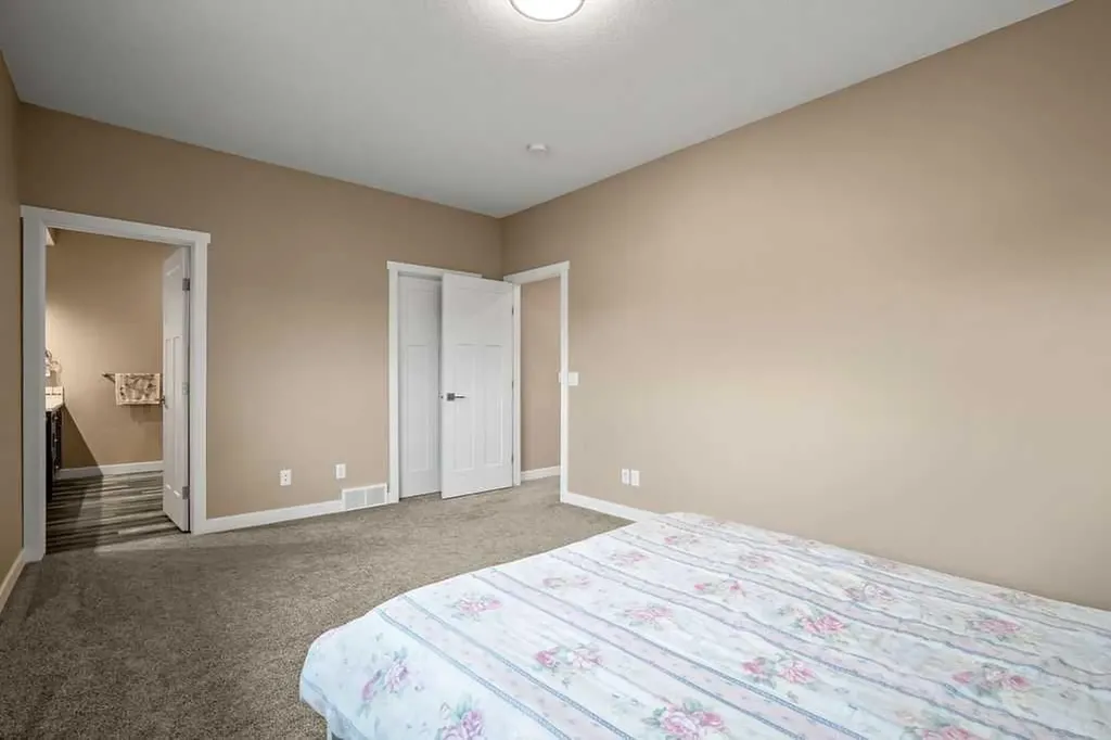 1918 High Park Circle NW High River AB T1V 0E7