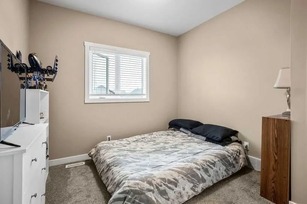 1918 High Park Circle NW High River AB T1V 0E7