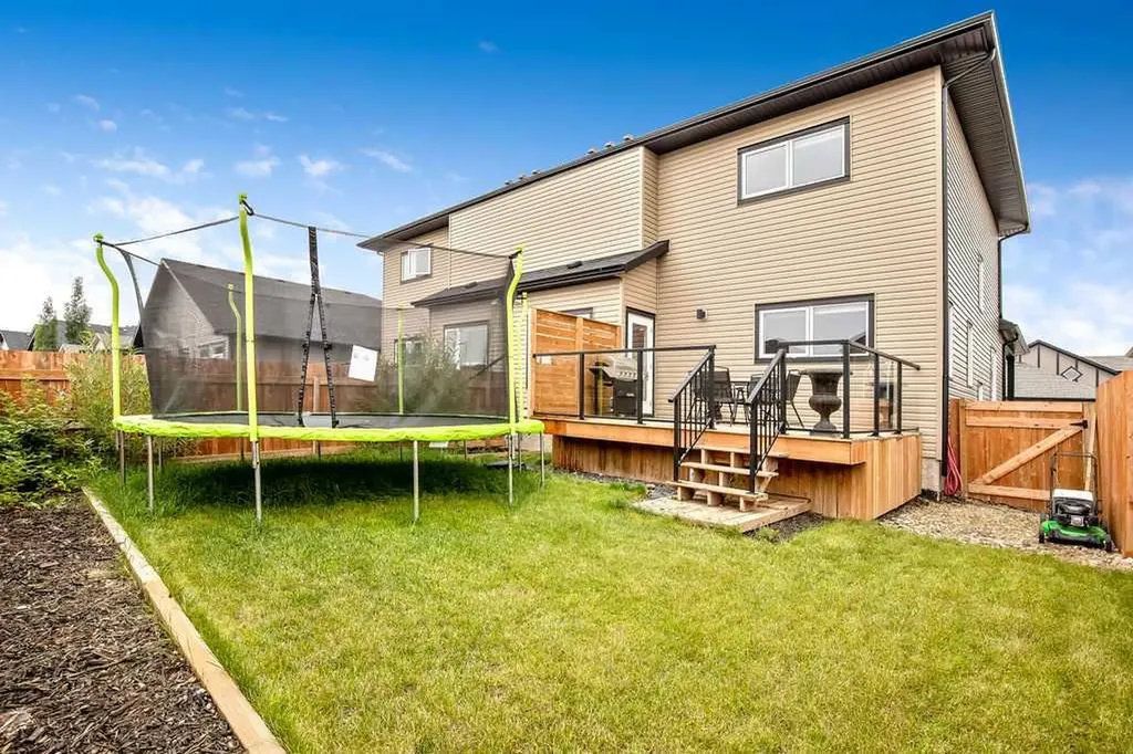 1918 High Park Circle NW High River AB T1V 0E7