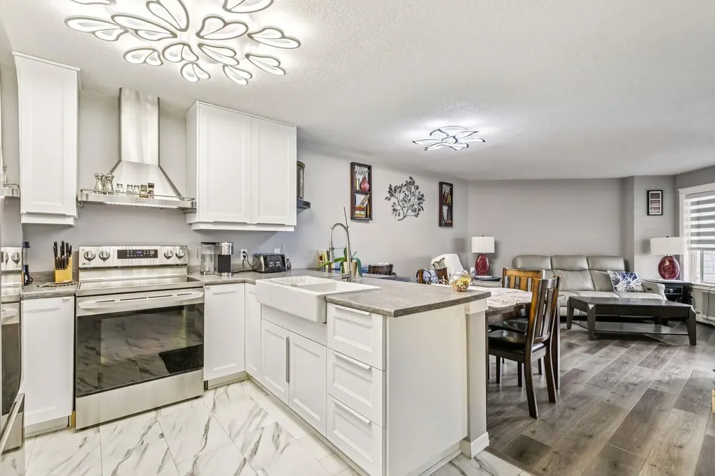 305 1 Avenue NW Airdrie AB T4B 2M5
