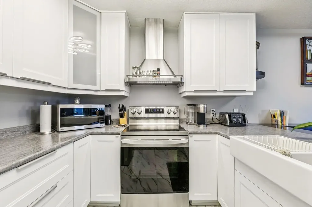 305 1 Avenue NW Airdrie AB T4B 2M5