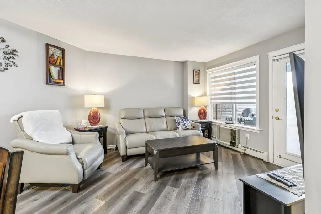 305 1 Avenue NW Airdrie AB T4B 2M5