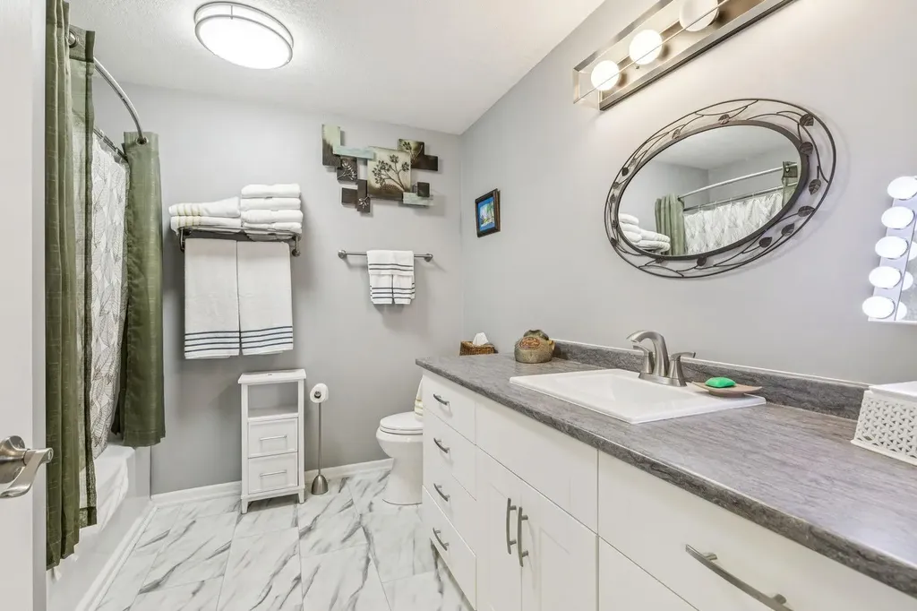305 1 Avenue NW Airdrie AB T4B 2M5