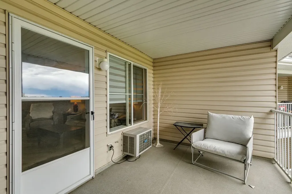 305 1 Avenue NW Airdrie AB T4B 2M5
